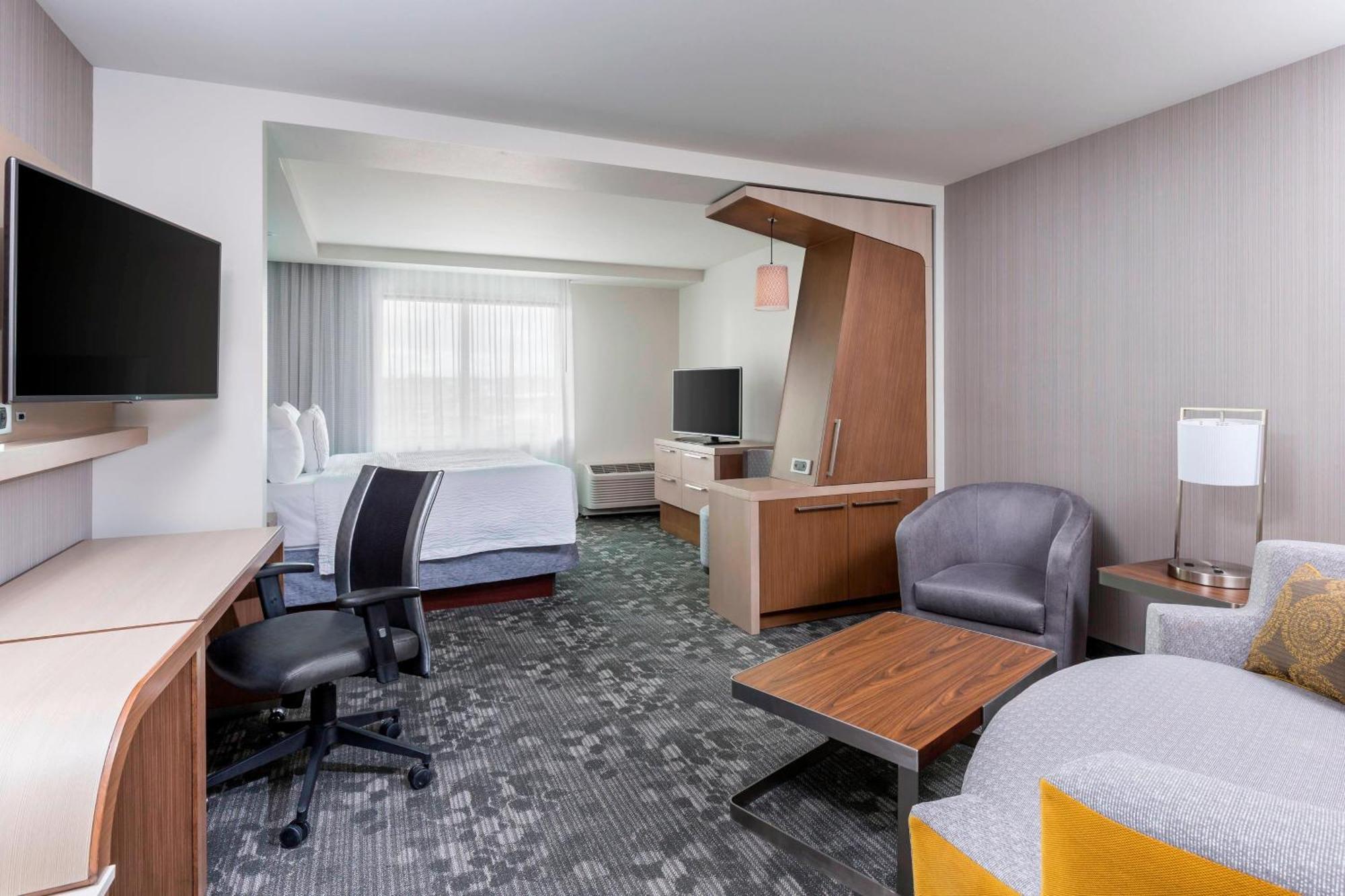Hotel Courtyard By Marriott Bismarck North Exterior foto